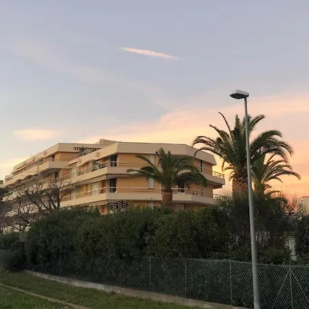 Avec Piscine Proche - Le Miougrano Fréjus